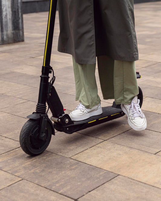 Comment bien entretenir sa trottinette électrique pour prolonger la durée de vie de ses pneus ?